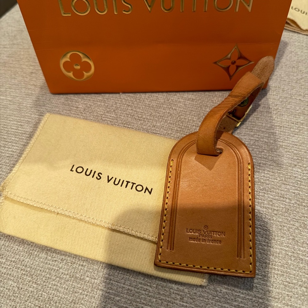 🤎 Authentic Louis Vuitton Vachetta Leather Luggage Tag – Vintage Made in France